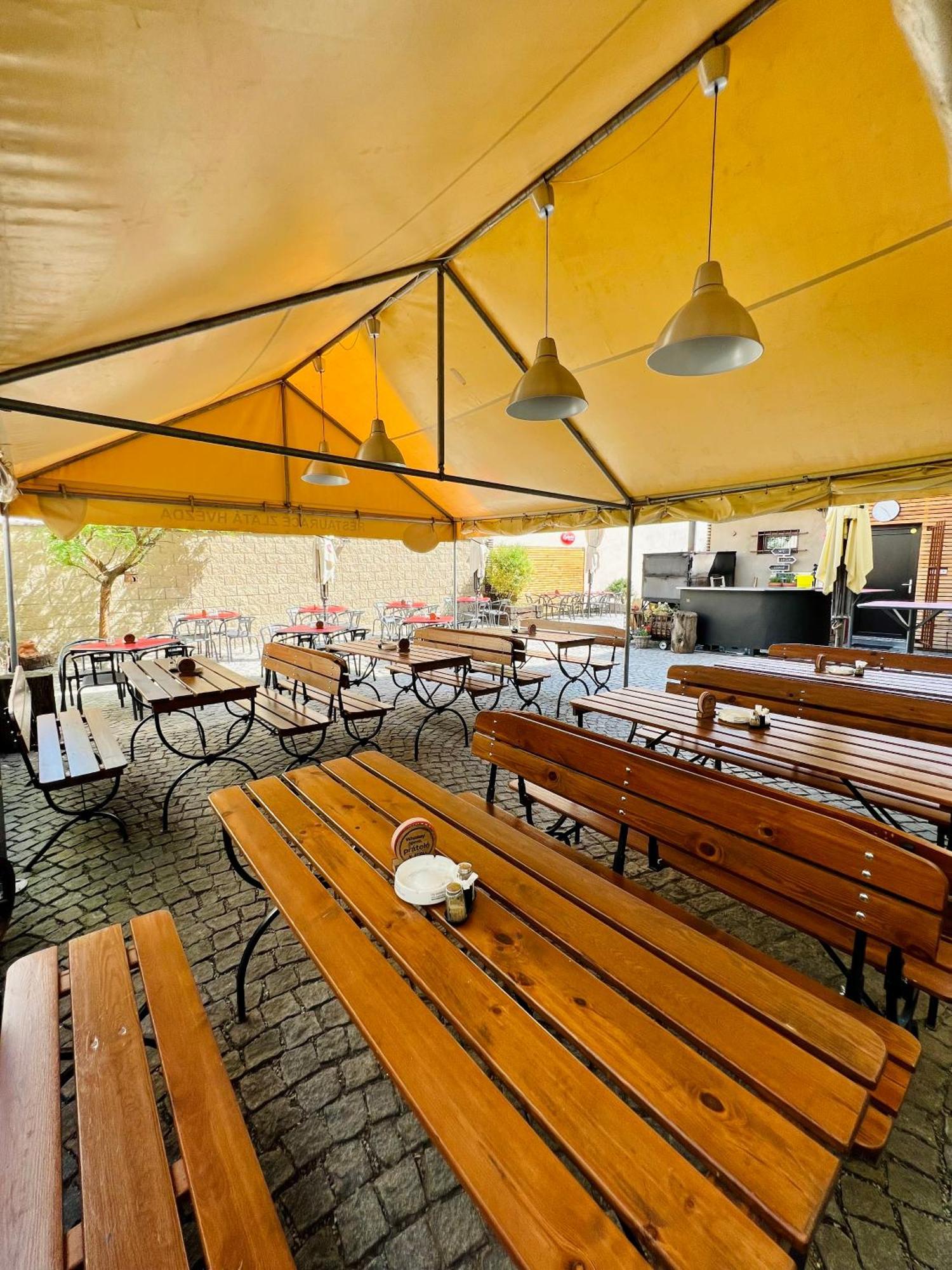 Apartman Zlata Hvezda Ceske Budejovice Buitenkant foto